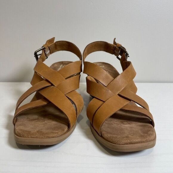 TOMS Footwear Gracie Tan Leather Wedge Sandal Size 9 Brown Strappy Buckle - Picture 4 of 8